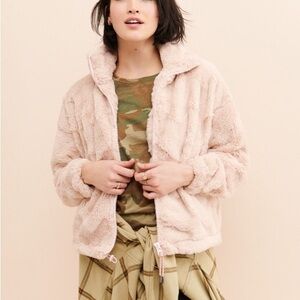 URBAN OUTFITTERS EVA FAUX FUR JACKET